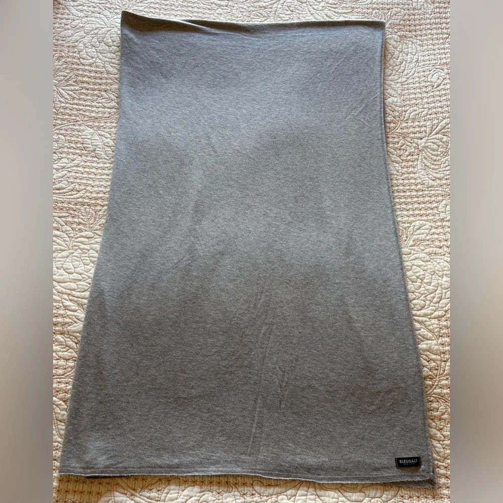 Bleusalt Large Signature Wrap in Heather Gray - Picture 3 of 4